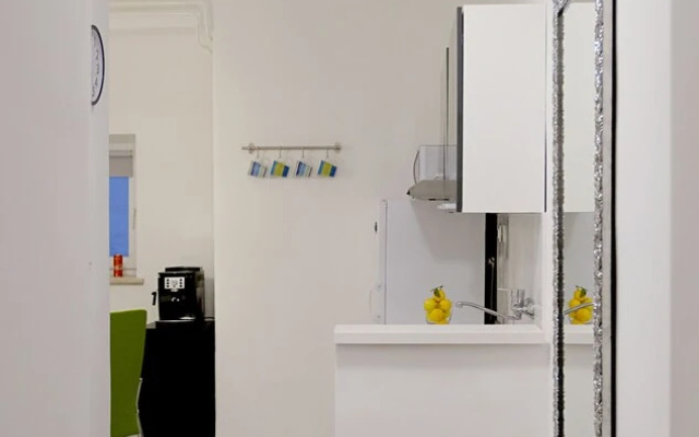 Oval Main Square Apartment