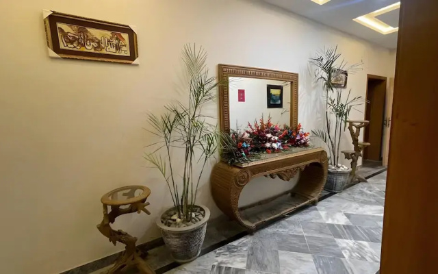 Midway Guest House and Hotel