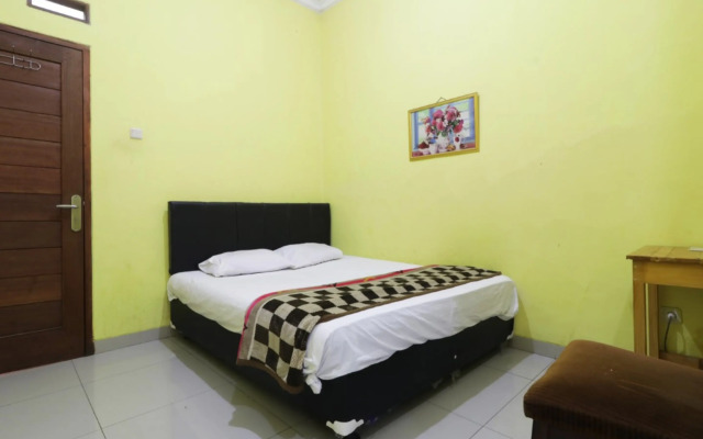 Hotel Surabaya Jaya Bandara Soetta by ZUZU