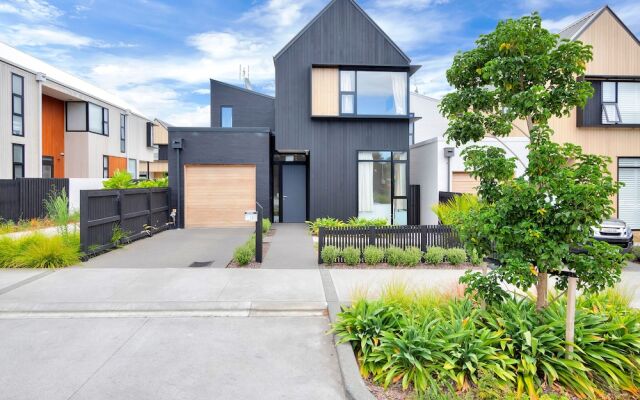 Wonderful Hobsonville Three Bedroom Home