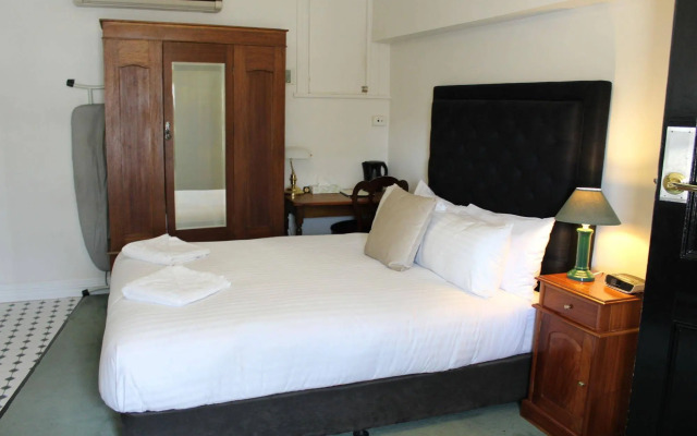 The Macquarie Hotel