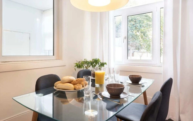 3br D.Luis Bridge House & Terrace by Guestready