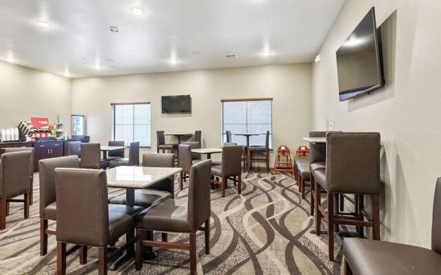 Cobblestone Hotel & Suites - Central Wisconsin Airport