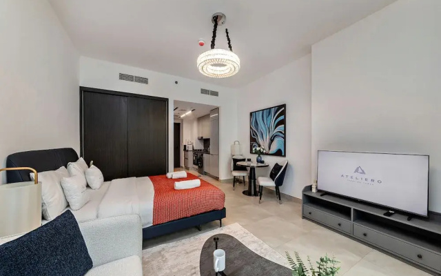Modern Studio at Paragon