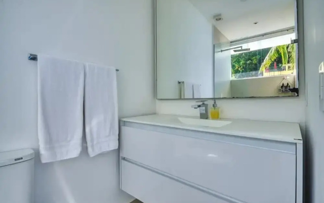 Luxurious 2BR Condo - Amazing Ocean View - Pool