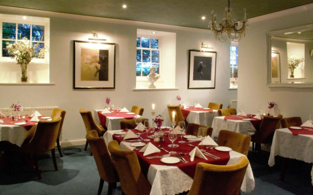 Lowbyer Manor Country House
