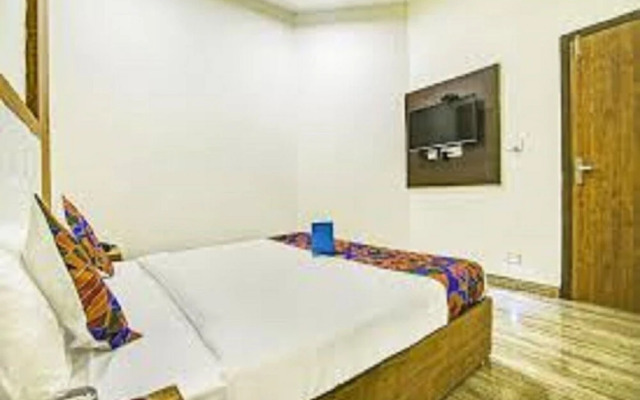 Hotel Lazeeno Classic