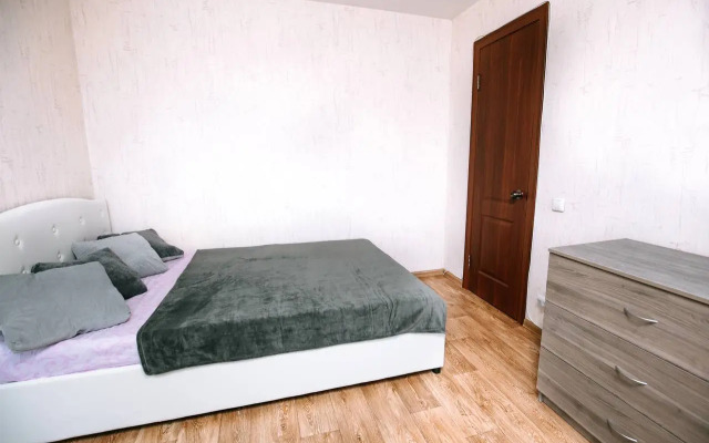 Dzerzhinskogo 10 Dvuhkomnatnye apartamenty v tsentre rjadom s KuzGTU