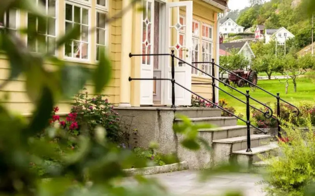 Walaker Hotel