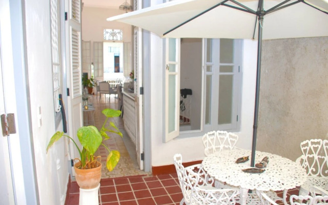 Kenia Colonial House