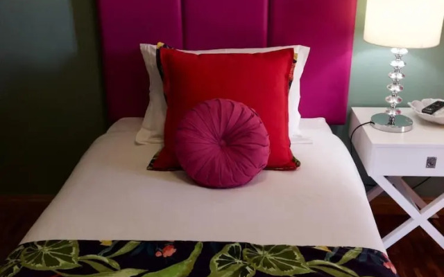 The Hedge Guesthouse