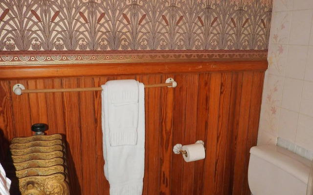 Champaign Garden Inn