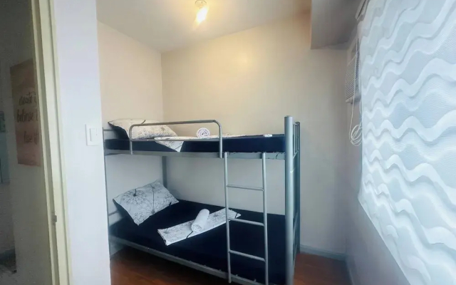 Spacious Central Davao City Getaway - Spacious Apartment With Shared Pool