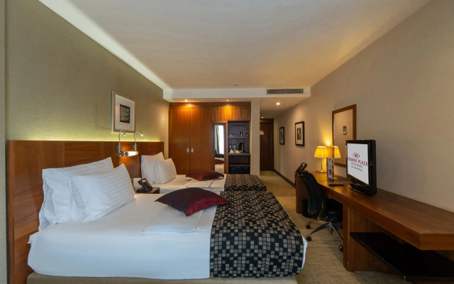 Swissotel Al Murooj Dubai Hotel