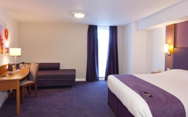 Premier Inn St Helens (A580/ East Lancs)