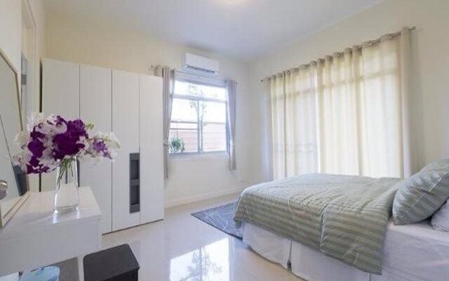 V Exclude at Casa Seaside Holiday House