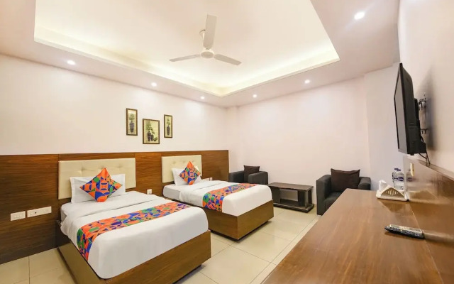 Fabhotel Silver Oak Bnb