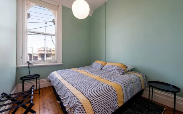 Private Unit in Heritage Building in Fitzroy North – Guest Rooms – Melbourne