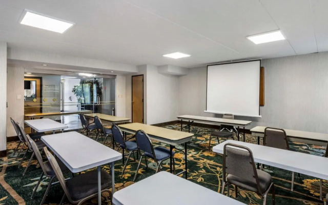 Capital Plaza Inn & Suites Harrisburg