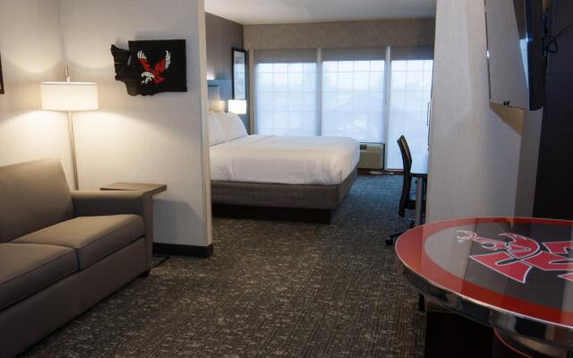 Holiday Inn Express & Suites Cheney