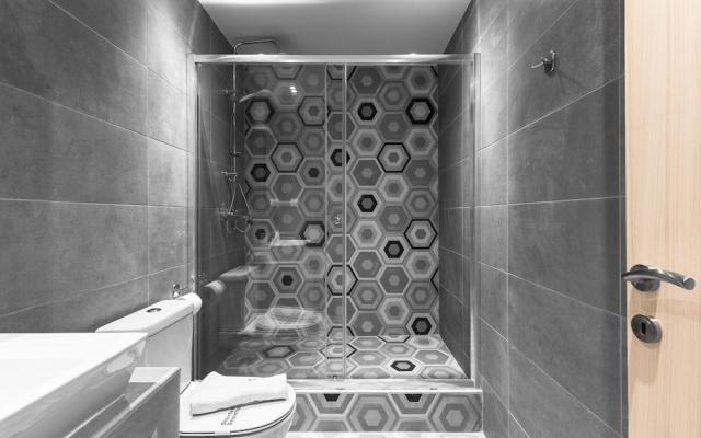 New Yorker Nilie Hospitality MGMT