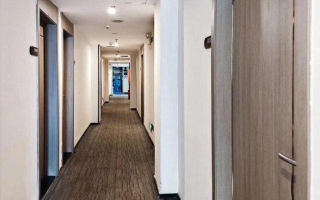 Anshun Qianbai Premium Hotel (Municipal Government Anshun Ancient City Branch)