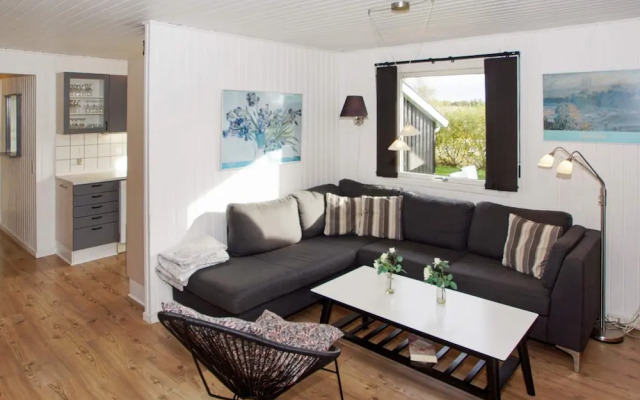 Enticing Holiday Home in Hemmet near Sea