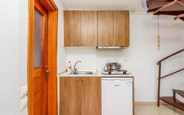 Studio Acropolis Serres Next to Center