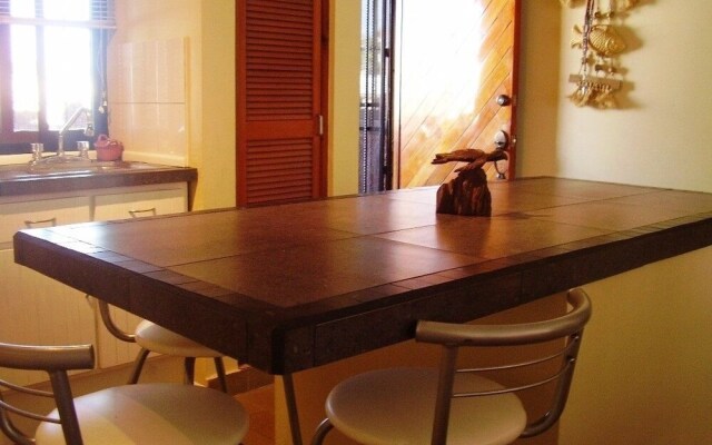 Condo Lola by Villas HK28