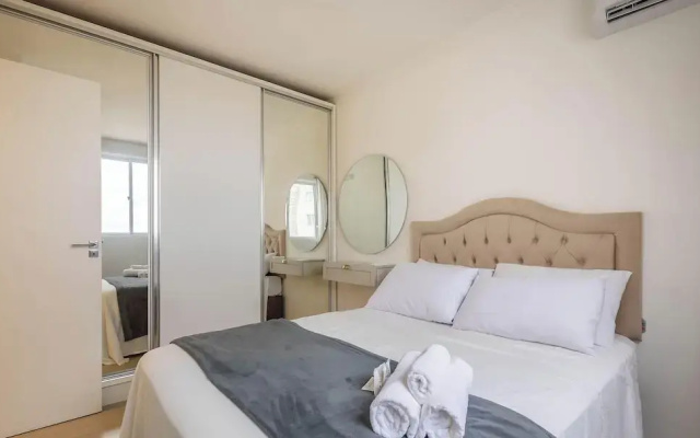 Apt w/ BBQ & Balcony, 400m From the Beach Leaa0506