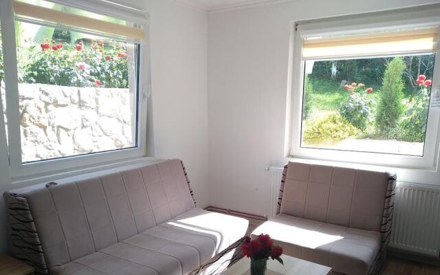 Apartments & Rooms Bojic