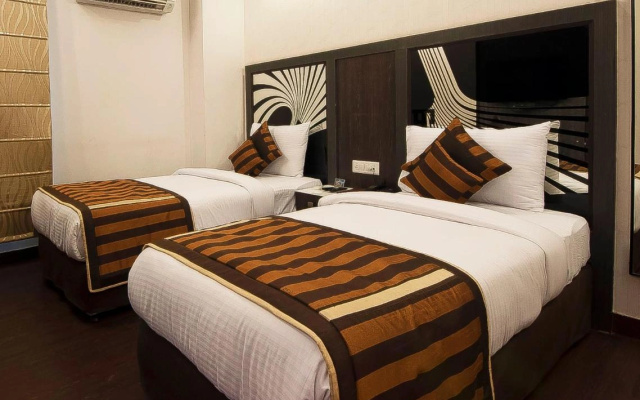 Hotels Pitrashish Grand