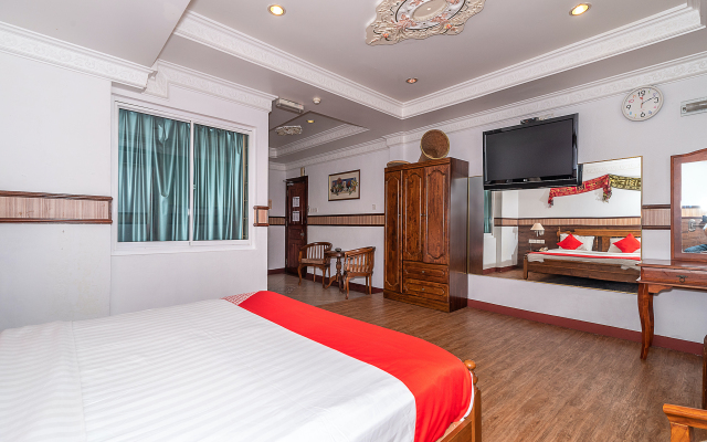 OYO 89864 Hotel Holiday Park