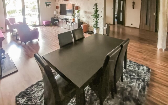 Beautiful Apartment in Kamien Pomorski With Wifi and 3 Bedrooms