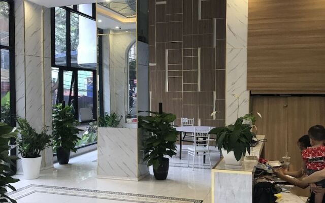 Romance Hotel