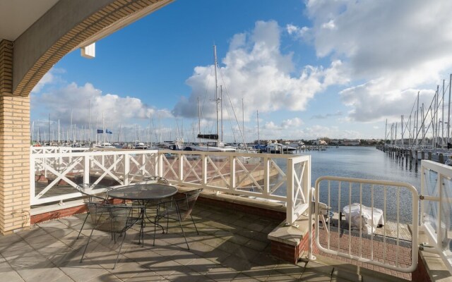 Luxurious 6-person Apartment in Grevelingenmeer Marina
