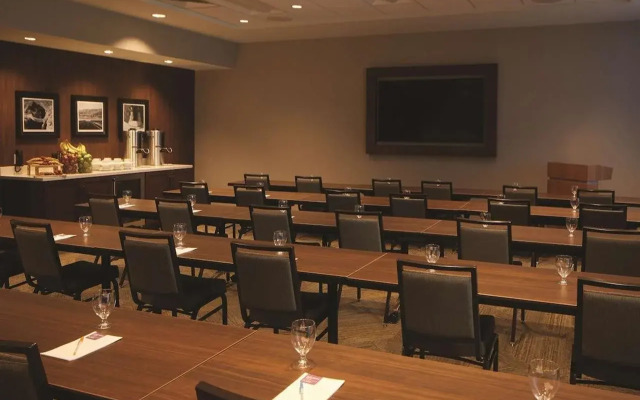 Hyatt Place Las Vegas at Silverton Village