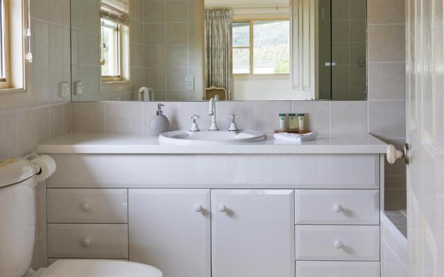 Mystery Bay Cottages