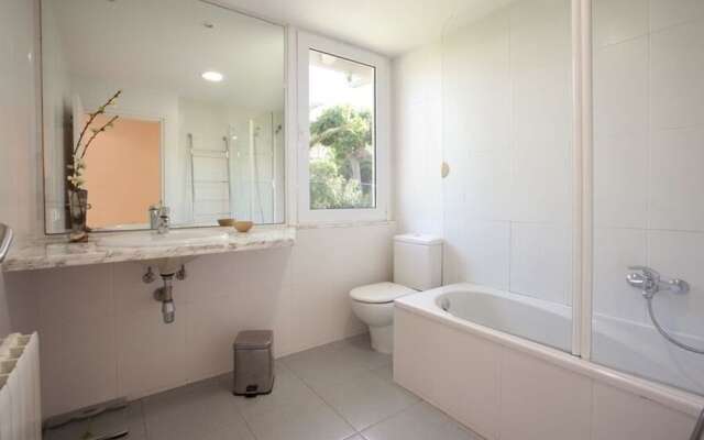 Sunny View Apartment