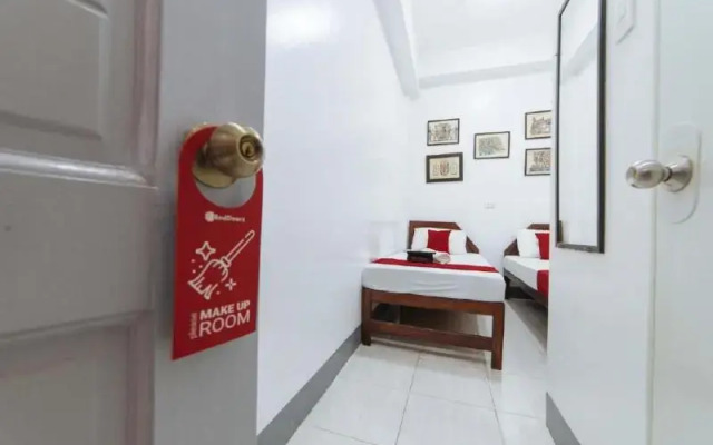 Mark & Marlie Pensionhouse by RedDoorz