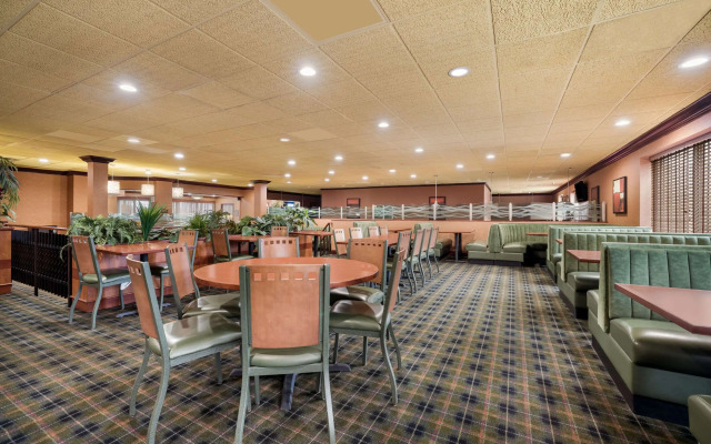 Quality Inn & Suites Syracuse Fairgrounds