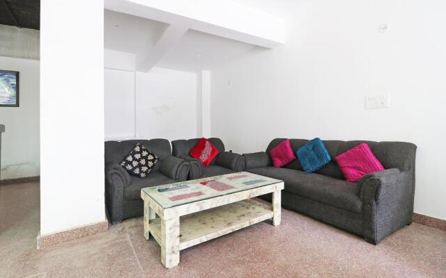 OYO 49486 Star Rooms