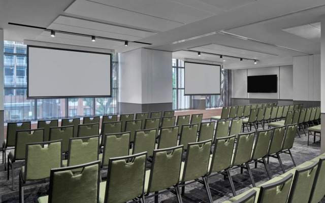 Courtyard By Marriott Melbourne Flagstaff Gardens