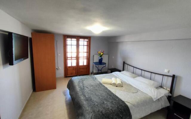 EndlessSunrise (3) Apartments by the sea