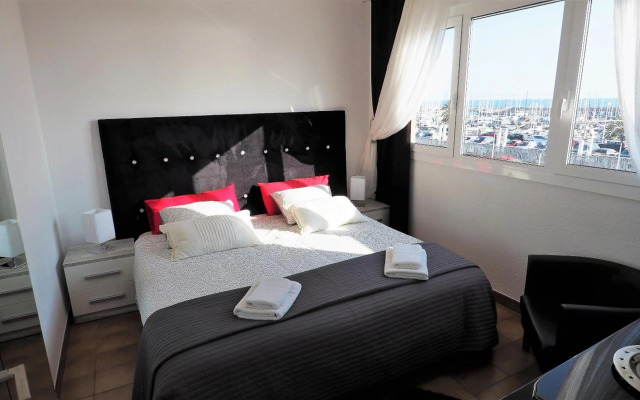 Cristina Port & Beach - Apartment