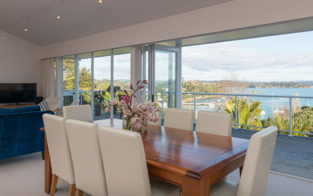 Russell View Apartments