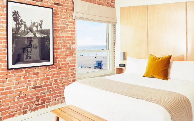 Venice V Hotel