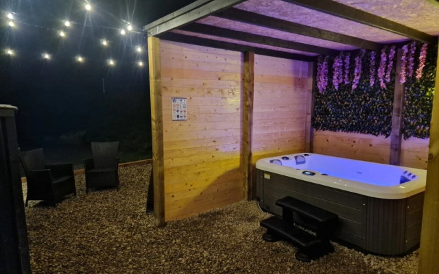 TT Lodges