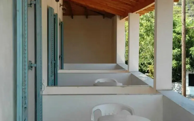 Chalikias Rooms