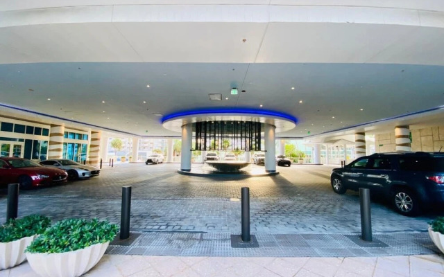 Carillon Miami Beach Private Suites